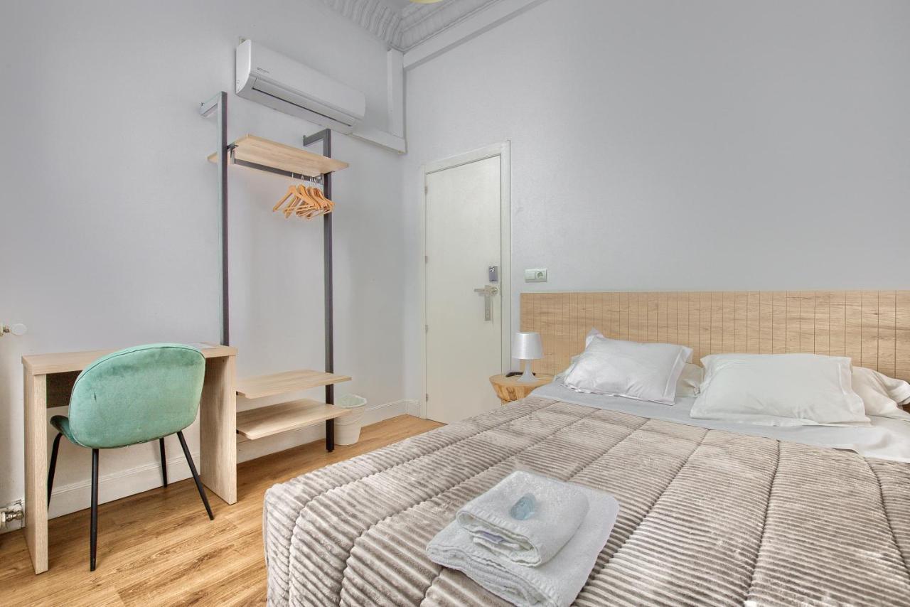 Hostal Besaya Мадрид Экстерьер фото